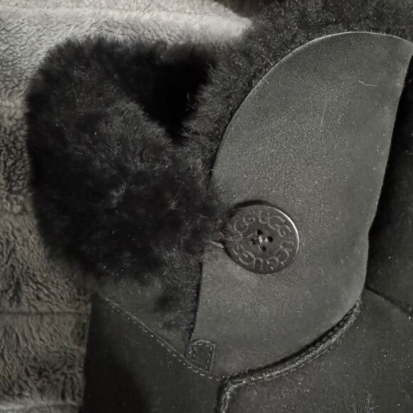 UGG BAILEY BUTTON Il water-resistant black size 9 - Picture 4 of 11
